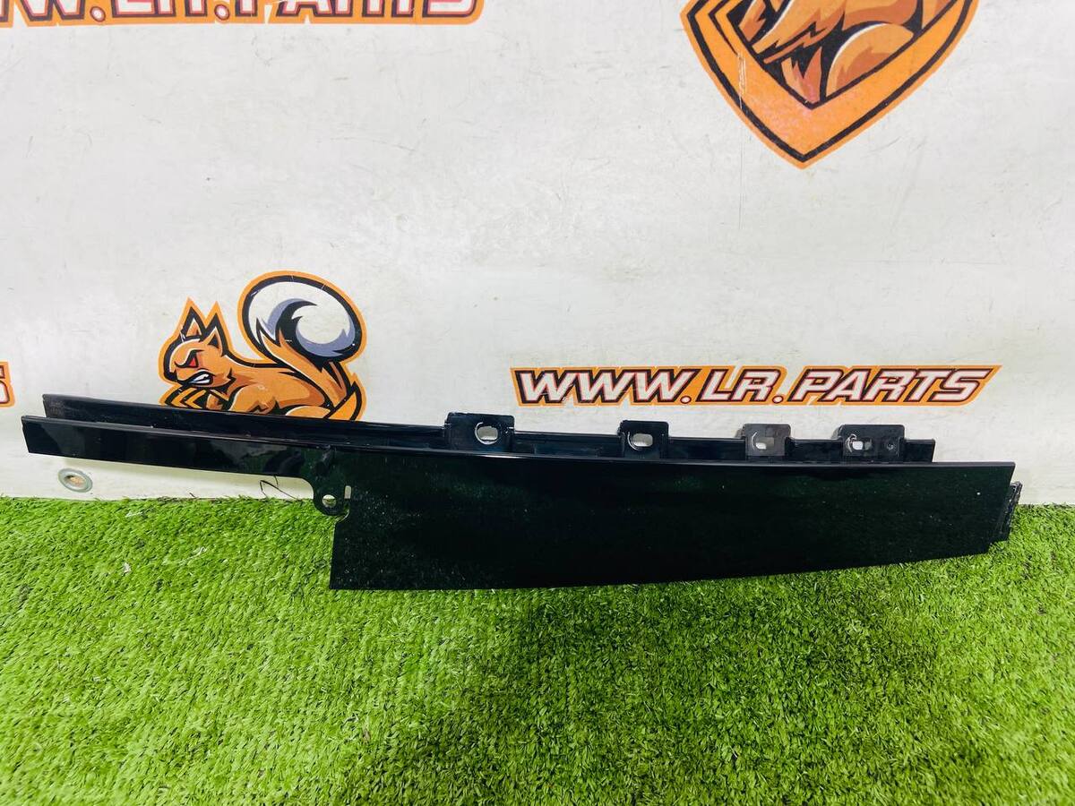 LR114199 Door molding REAR right vertical RANGE ROVER EVOQUE NEW (L551) 2019- Used